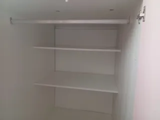 Litera juvenil blanca y rosa