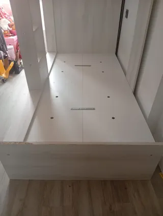 Litera juvenil blanca y rosa