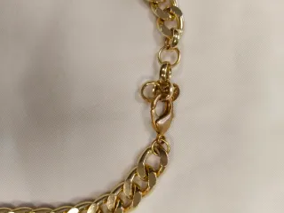 Collana con perle dorate