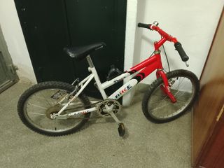 Bicicleta infantil 24 roja y blanca