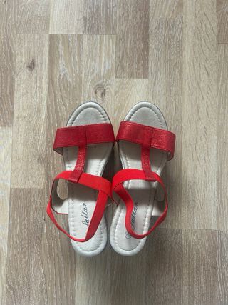 Sandalias cuña rojas