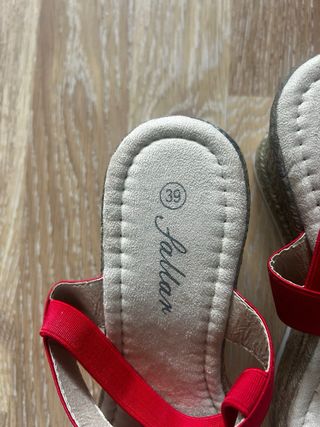 Sandalias cuña rojas
