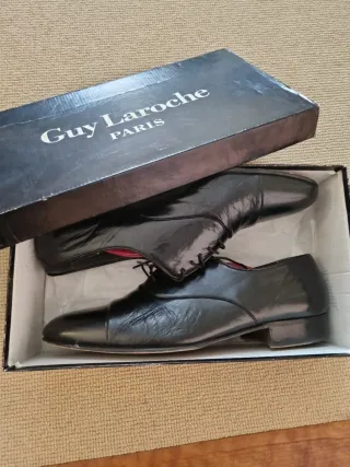 Zapatos Guy Laroche Negros Hombre. PIEL.
