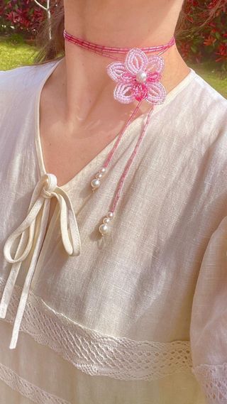 Collana girocollo fiore perline