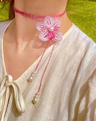 Collana girocollo fiore perline