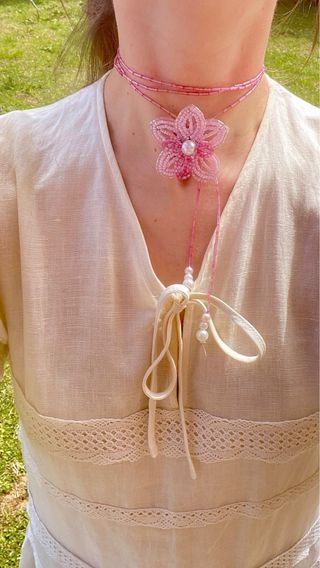 Collana girocollo fiore perline