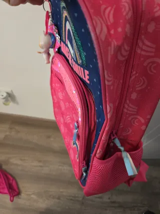 Mochila escolar con lentejuelas y llavero