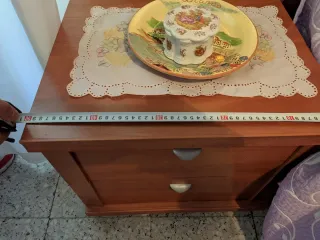 Dormitorio (canapé de cajones, cabecero mesitas)