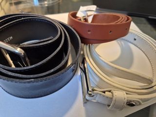 Tre cinture da donna (una di Carpisa, una francese