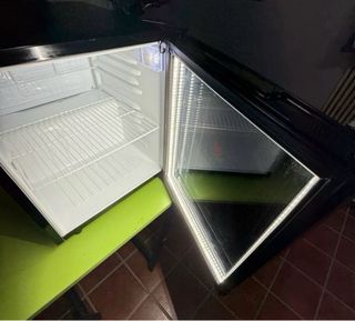 Mini nevera con cristal