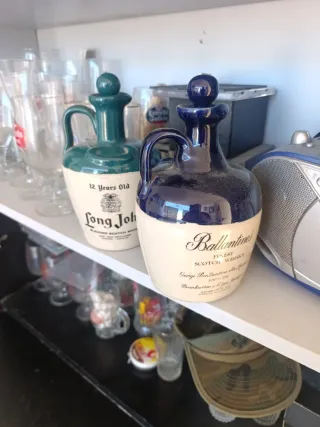 2 Botellas Whisky Cerámica Diseño Antiguo