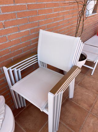 Conjunto Mesa Extensible y Sillas Jardín