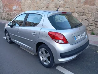 Peugeot 207 2012