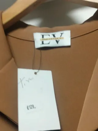 Mono marrón con cremallera