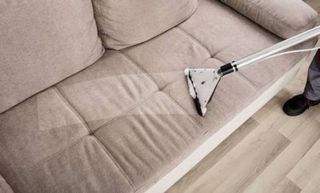 LIMPIEZA DE SOFÁS Y TAPICERÍAS A DOMICILIO