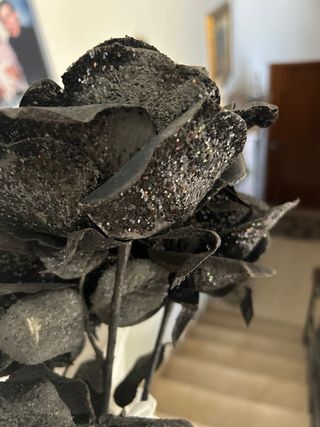 Fiori artificiali neri con glitter