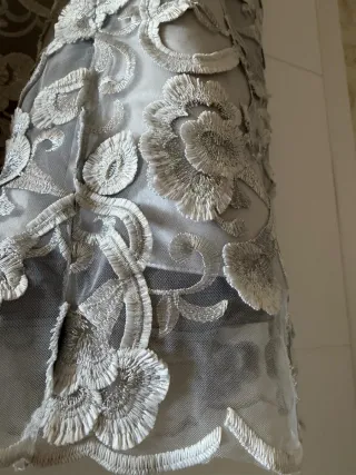 Vestido de fiesta plateado con pedrería 44-46