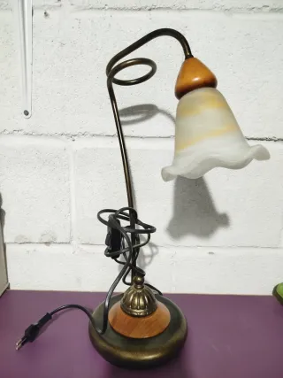 Lámpara de mesa madera y cristal