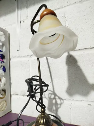 Lámpara de mesa madera y cristal