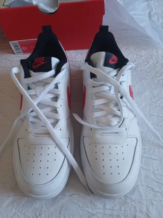 SIN ESTRENAR - Originales. Zapatillas Nike Court B