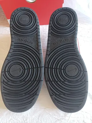 SIN ESTRENAR - Originales. Zapatillas Nike Court B