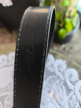 Cinturón Nike Negro y Plateado