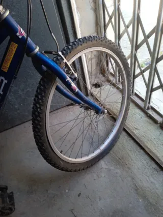 Bicicleta infantil azul Marca Conor XC 36