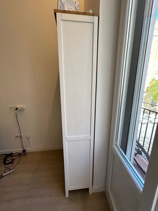 Vitrina IKEA madera y cristal