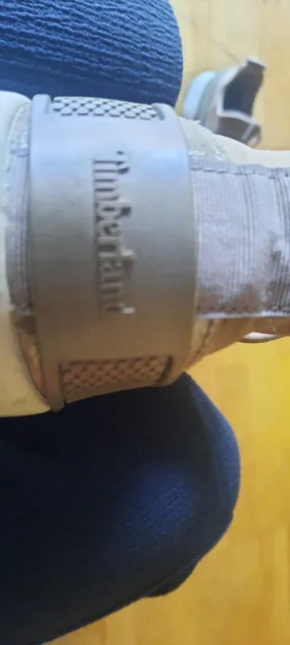 Zapatillas Beige y Plateadas