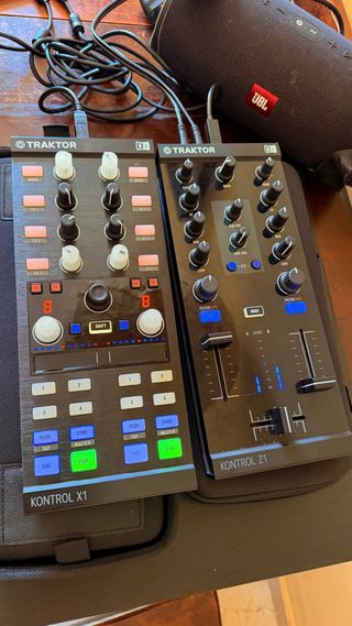 Traktor Kontrol X1 mk2 y Z1 DJ Controllers