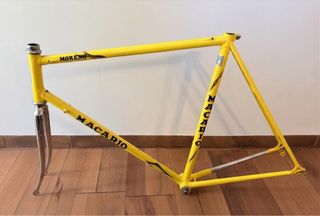 Cuadro Macario Talla 55 Amarillo