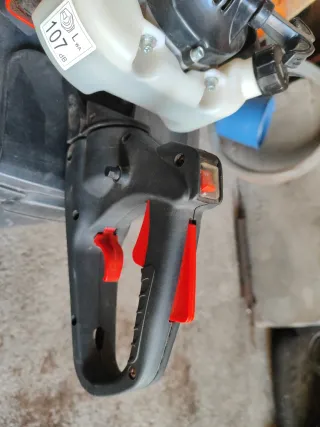 Cortasetos Kuril KHT600