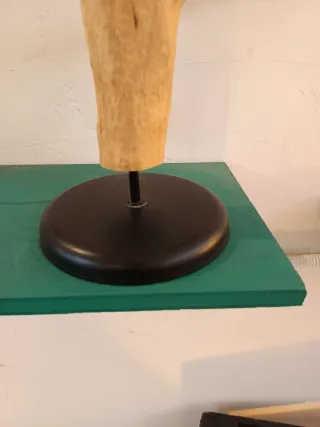 Lampada in legno di ulivo