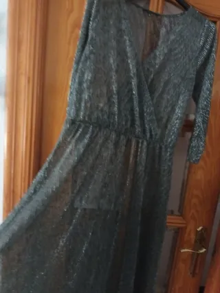 Vestido plateado evento mujer