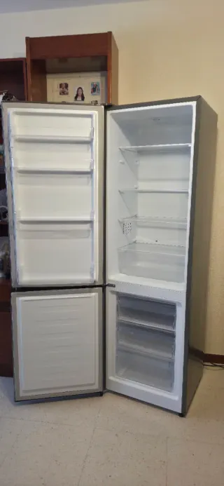 Nevera Kroms Plateada Casi Nueva