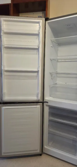 Nevera Kroms Plateada Casi Nueva