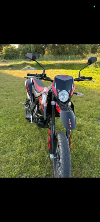 Aprilia Sx 125 2025 Supermotard Negra/Roja