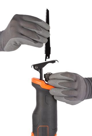 Sierra Sable Powerplus 20V (Sin Batería)