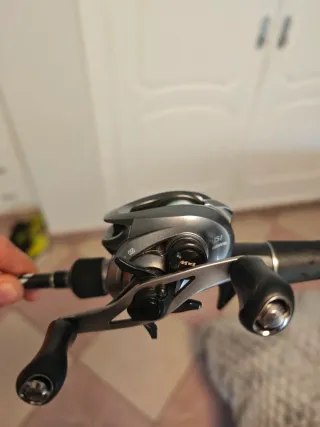 Carrete Shimano chronarch 151 y caña Cinnetic