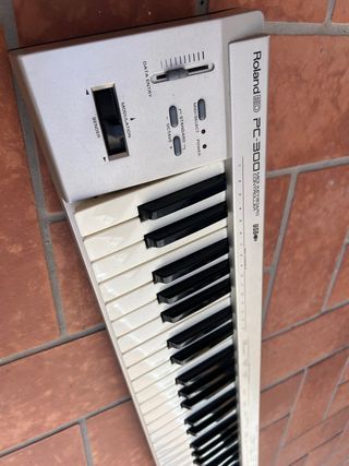 Controlador Roland PC-300