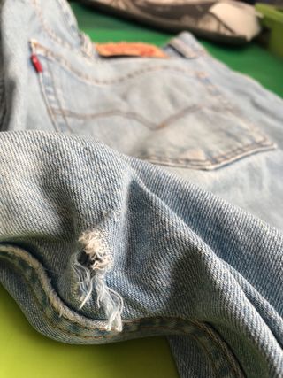 Pantalón Levis barato