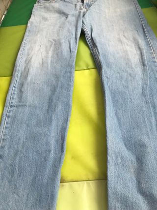 Pantalón Levis barato