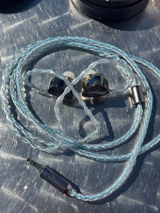 Auriculares KZ Castor Bass + Cable QDC QKZ T1