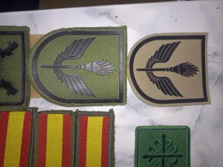Parches militares y banderas velcro y ojos de gato