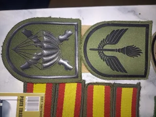 Parches militares y banderas velcro y ojos de gato