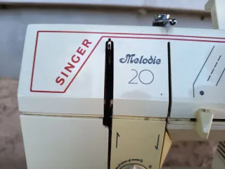 Máquina de coser Singer Melodie 20