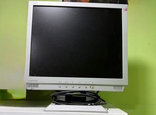 Monitor Captiva E1702 Plata