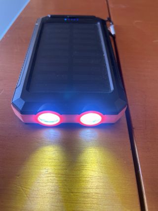 Batería Portátil Solar con Mosquetón