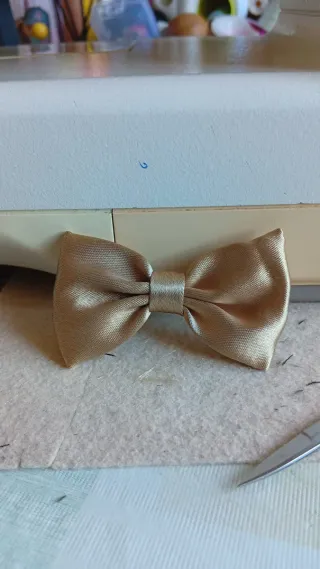 Vestido para Nancy dorado con cinturón