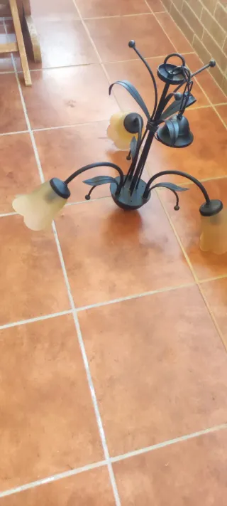 Lámpara de forja 3 brazos con tulipas